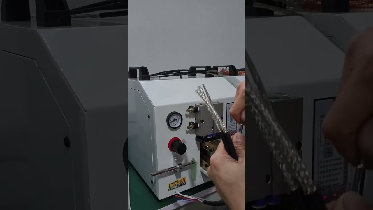 Una Macchina per Tagliare la Schermatura di Fili di Diverso Diametro #fabbrica #macchina