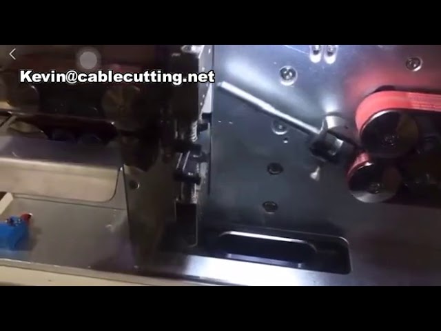 Macchina per taglio e spelatura di guaina interna ed esterna per cavi elettrici multipolari multifunzione