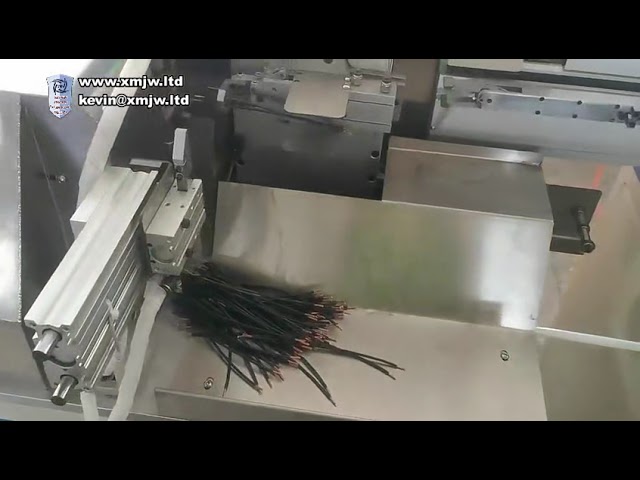 Macchina automatica multifunzione per taglio, spelatura, torsione e stagnatura fili a guaina rotonda