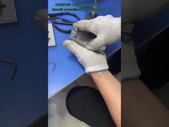 Macchina per Stampaggio a Iniezione Semiautomatica da Tavolo – Mini Iniettore per Plastica per Cuffie e Piccoli Componenti