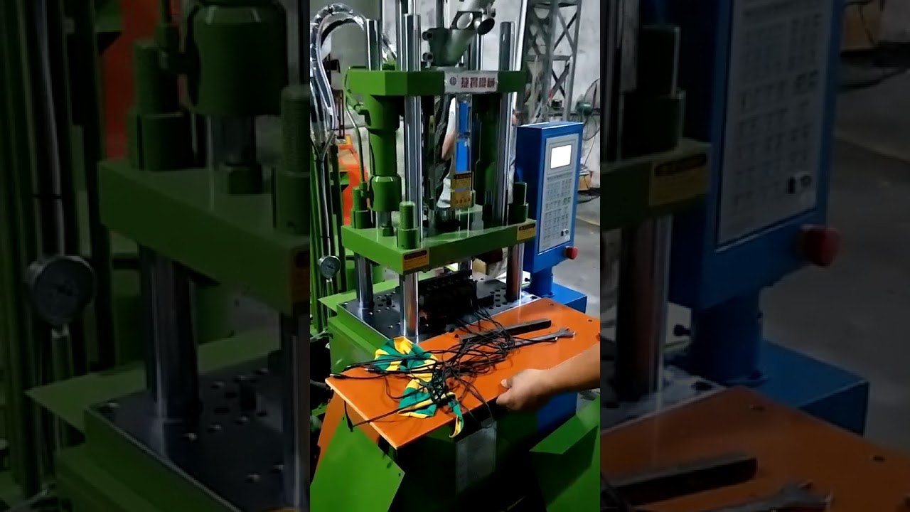 Macchina per stampaggio a iniezione di cavi telefonici: produzione industriale efficiente