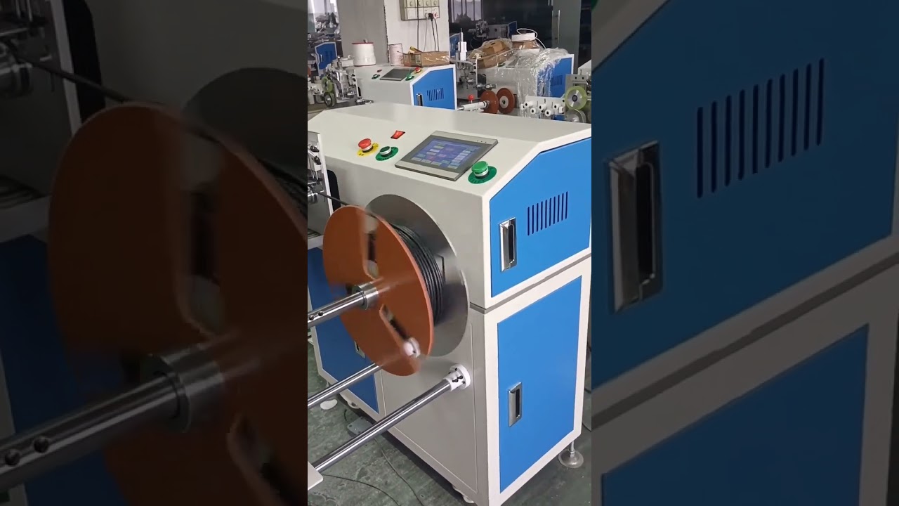 Macchina automatica per conteggio, taglio e avvolgimento cavi con traversino di precisione #macchina #automazione