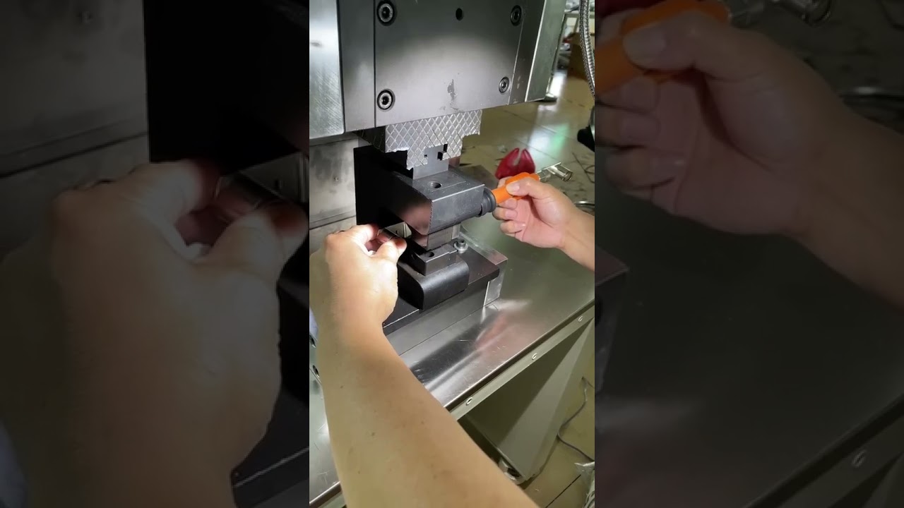 Crimpatrice servo 50T: lavorazione cavi per nuove energie, morsetti quadrati grandi e rivettatura senza stampo