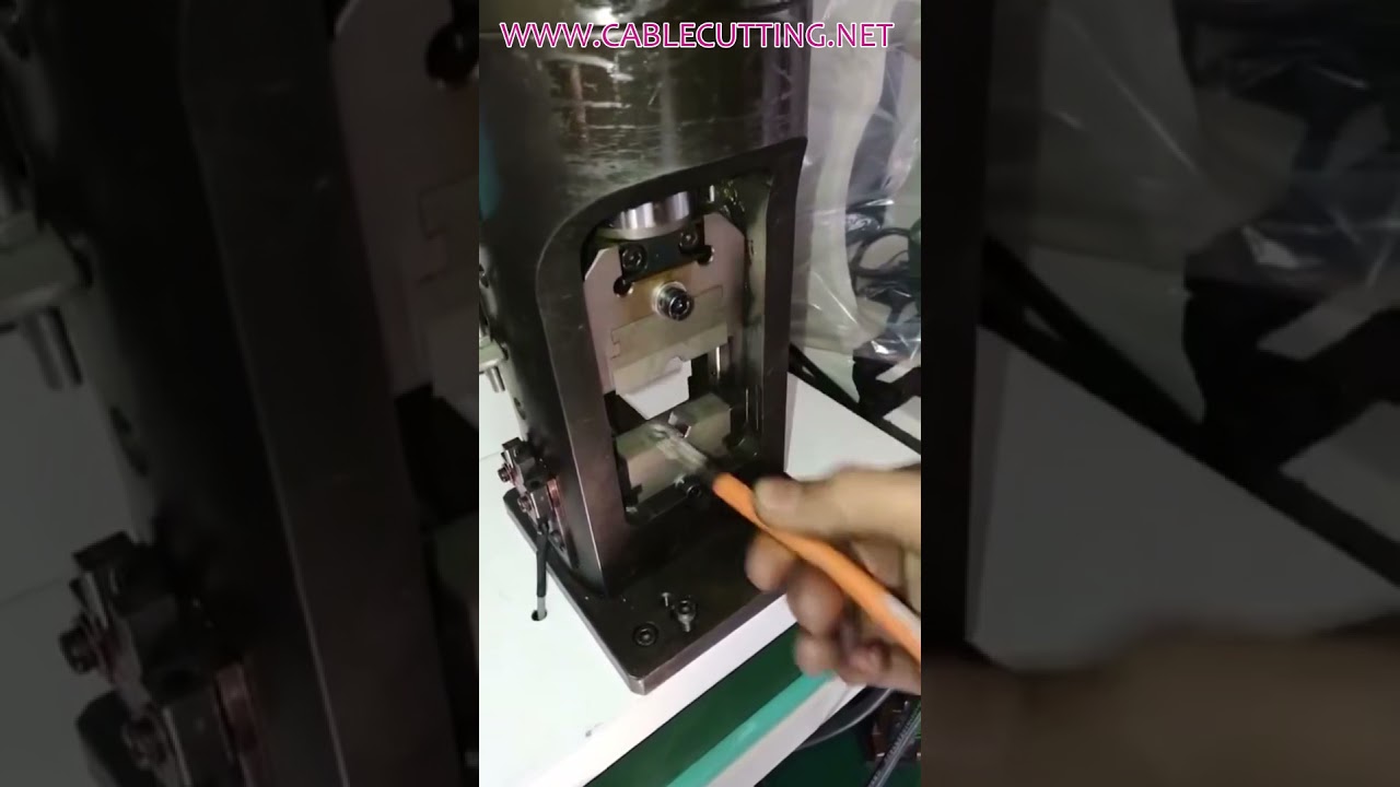 Crimpatrice automatica per capicorda: Pressa di precisione per connettori cavi