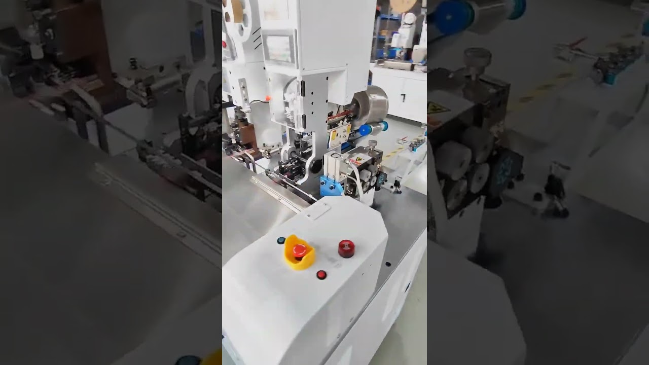 Lavorazione automatica cablaggi con inserimento connettori stagni singoli e gestione pressione CFM