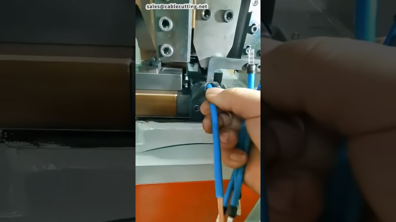 Macchina crimpatrice per terminali tubolari di grande sezione con alimentatore vibrante #fabbrica #macchina