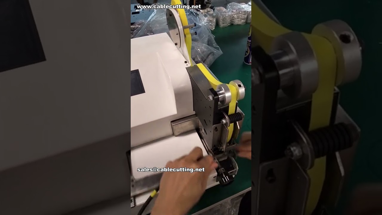 Macchina per nastratura spot su cablaggi: nastro elettrico in automazione diretta dalla fabbrica