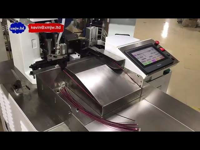 Macchina automatica per taglio, spelatura e crimpatura terminali a doppia testa
