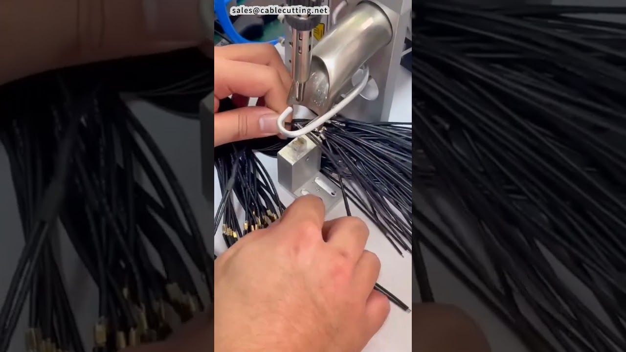 Macchina per saldatura automatica: clip motivazionale per l'industria